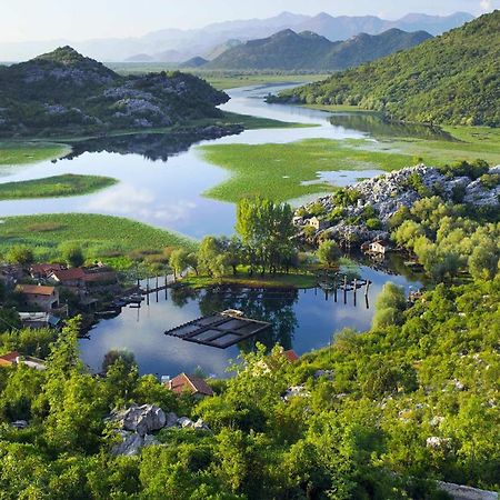 Lakeside Oasis Home Karuc Esterno foto