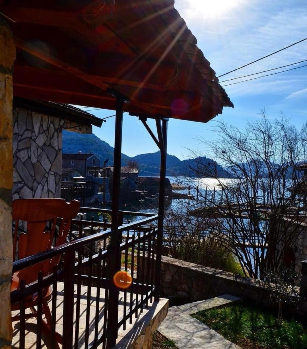 Lakeside Oasis Home Karuc Esterno foto