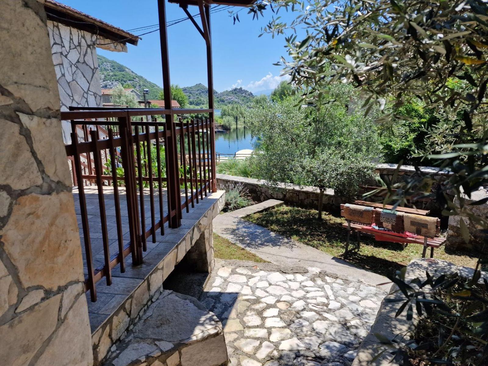 Lakeside Oasis Home Karuc Esterno foto